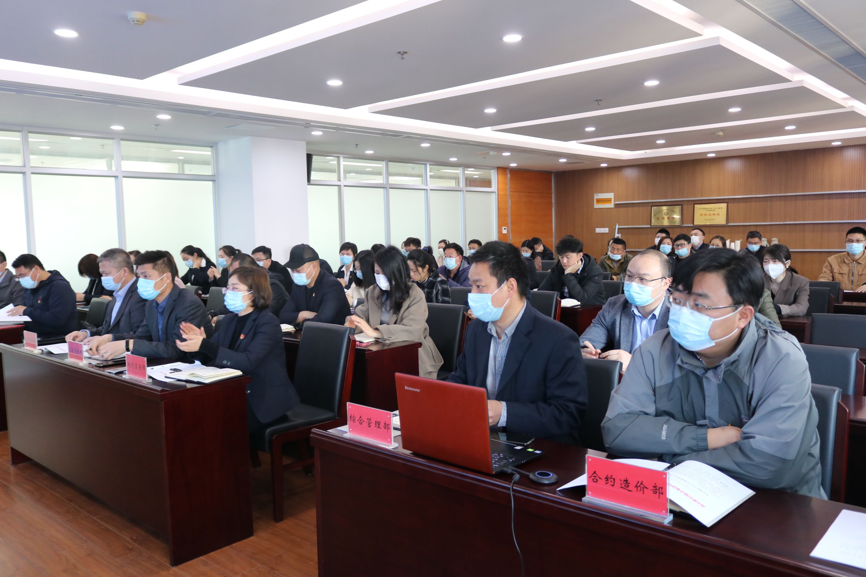 ���ľ��� ����ʵ�� �������ƽ������ں����������ڲ���רҵ�������Ϊ�������ٿ�2020���ܽ������2021�����鷢�����