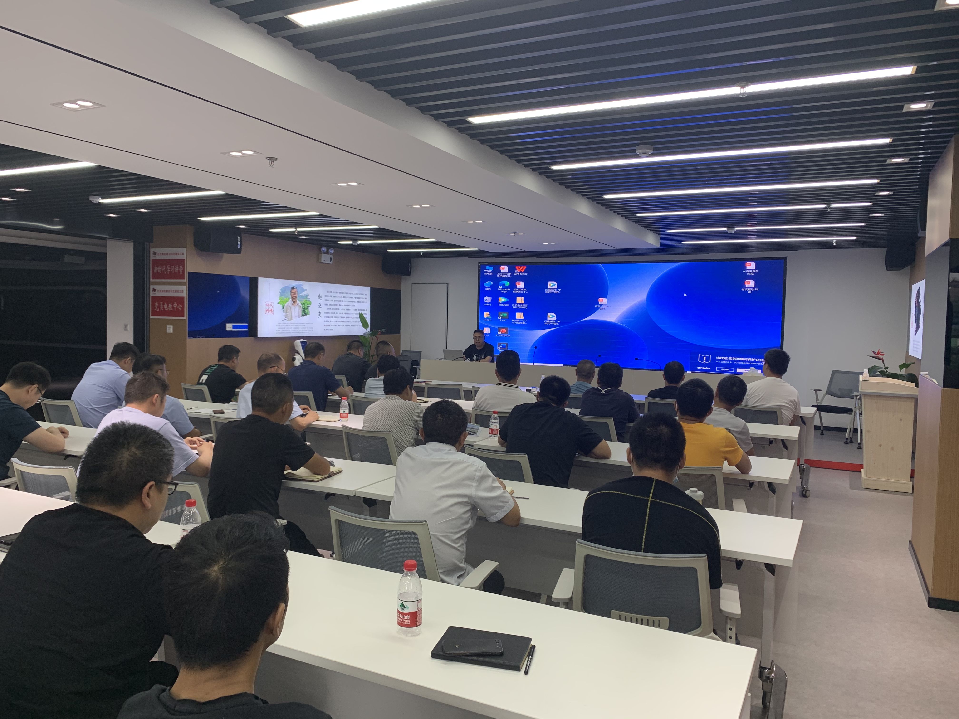 ��ʵ�徲���Σ����ƶ��徲����