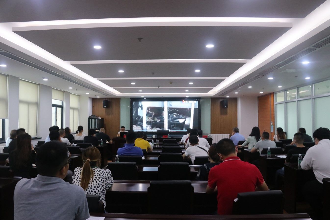 ���η���  ���ε��� �ڲ���רҵ�������Ϊ�������ٿ�ı�����ʲ�ר���徲���������