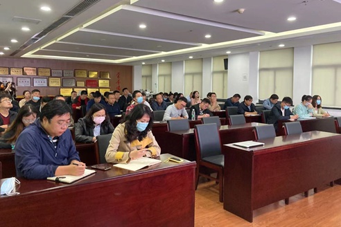 ��չִ����ѵ ������������