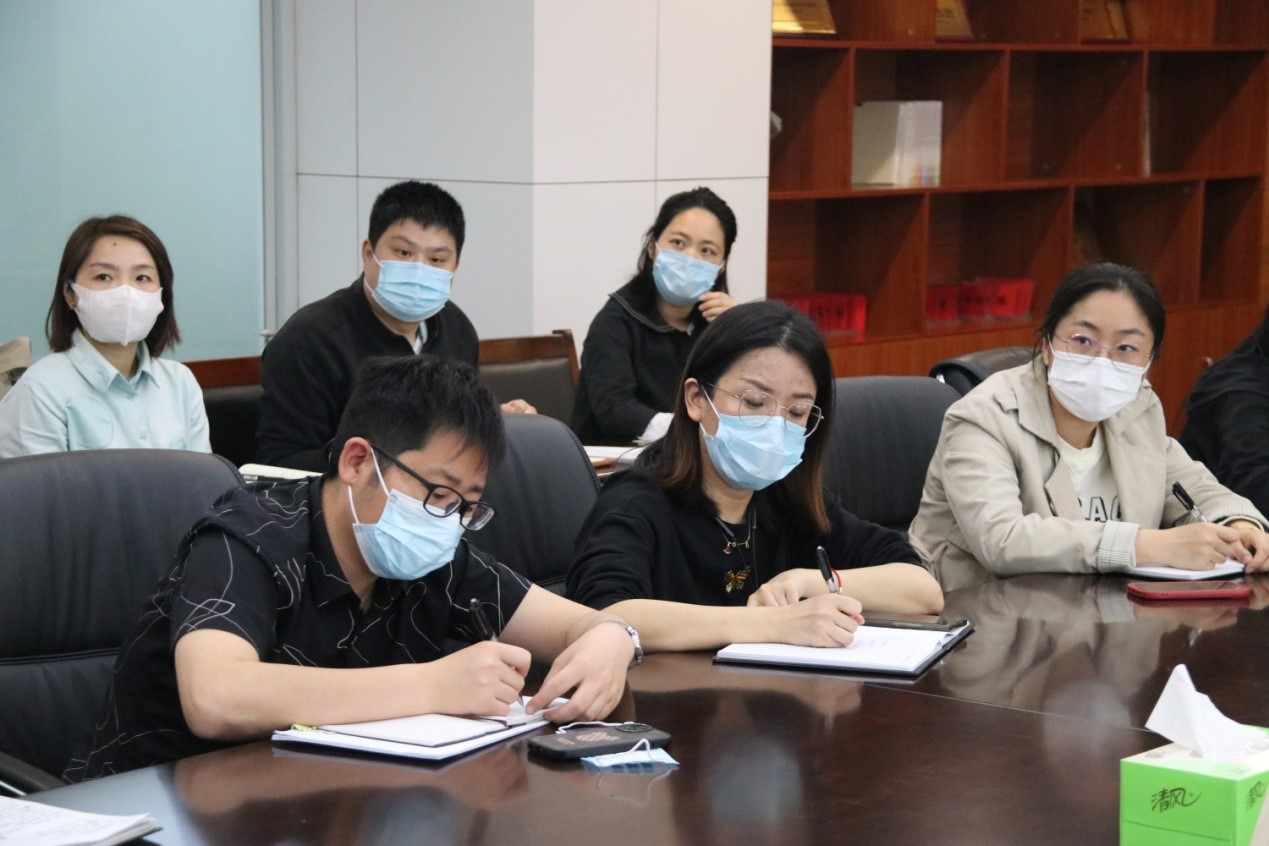 �����౨����ôд���������ڲ���רҵ�������Ϊ�����ŵ������ڲ���רҵ�������Ϊ�����øɻ�����