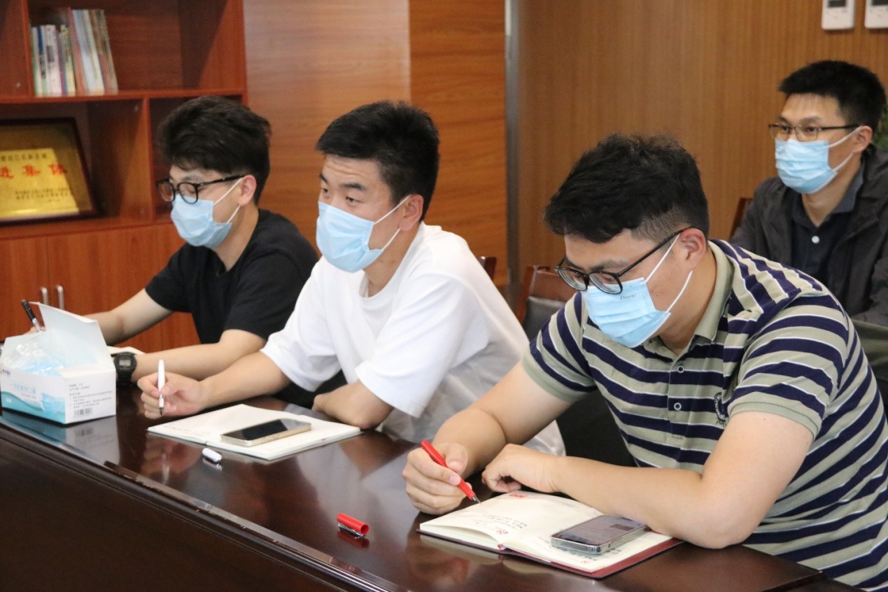 �����౨����ôд���������ڲ���רҵ�������Ϊ�����ŵ������ڲ���רҵ�������Ϊ�����øɻ�����