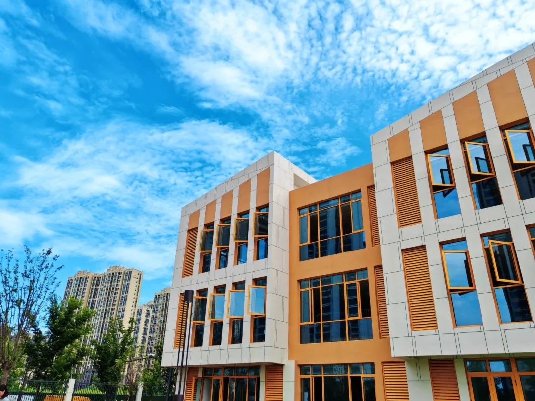 �����ؽ��ֵ�����·�׶�԰�����＾��԰