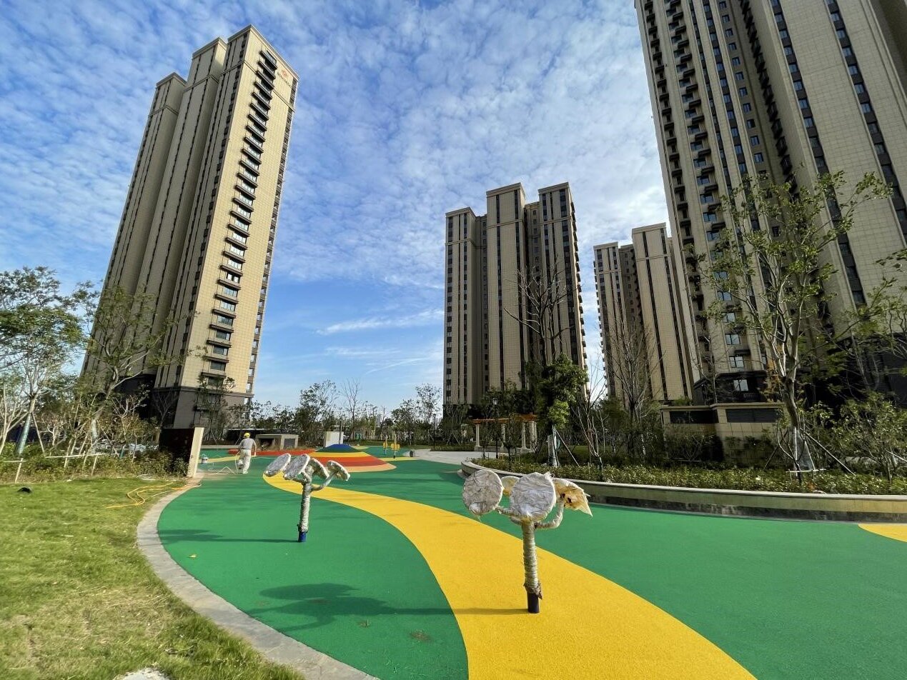 2301�ף������������ܷ�ʢ̩��԰A�ؿ���׽���